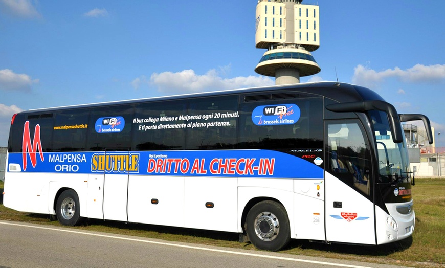 Autobus transfer dall’aeroporto di Milano Malpensa verso Stazione Centrale