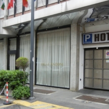 hotel milano garage