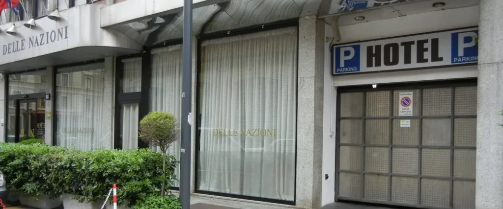 Ingresso parcheggio Hotel delle Nazioni Milano Ingresso del parcheggio privato dell’Hotel delle Nazioni in via Alfredo Cappellini