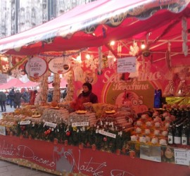 week-end romantico milano a dicembre, i mercatini di natale al Duomo
