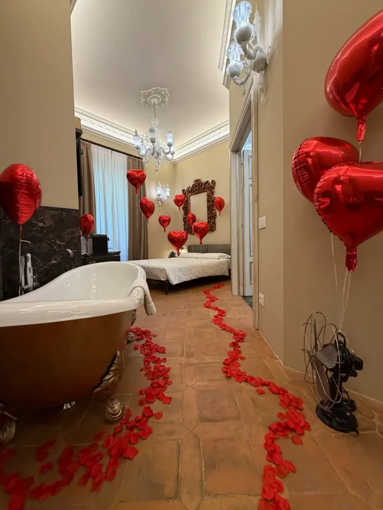 hotel romantico Milano con vasca e petali di rosa